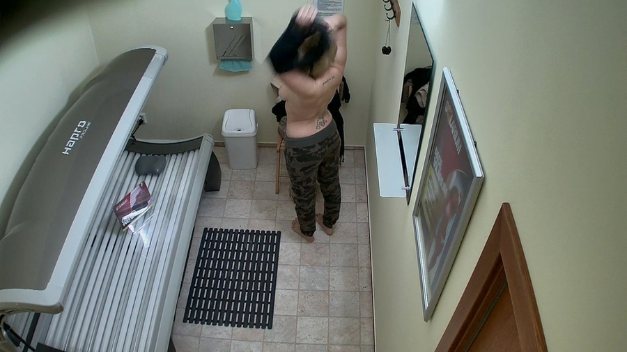 Tattooed golden blonde in sexy camouflage pants - XXXonXXX - Pic 1