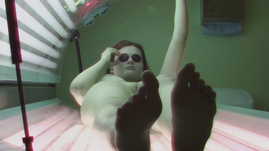 Sexy brunette is having a nice tiger tattoo on her left bum - XXXonXXX - Pic 4