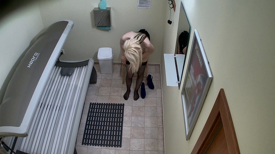 Golden blonde in stockings, blue heels and short black dress - XXXonXXX - Pic 8