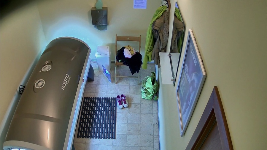 Brunette with tan lines looks good in her blue jeans - XXXonXXX - Pic 6