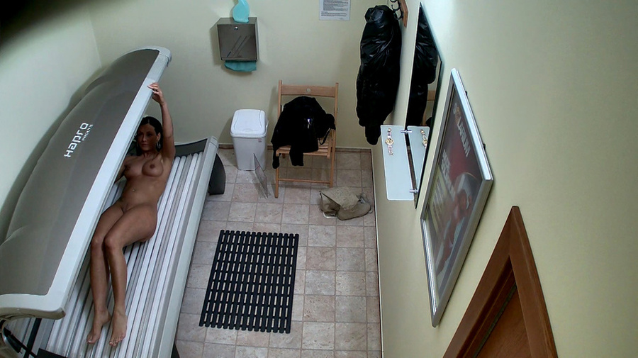 Tanned woman with dark hairs loves black clothes and white boots - XXXonXXX - Pic 3