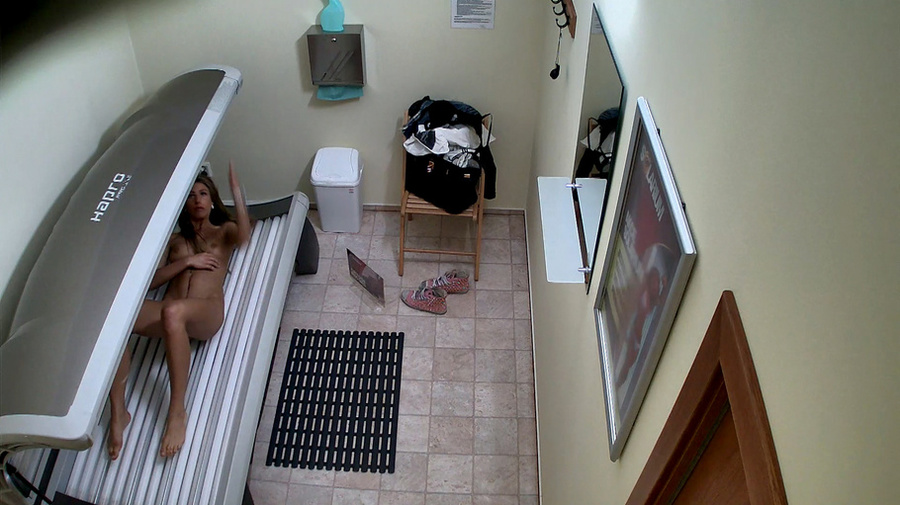 Leggy cutie undressed white t-shirt and blue denim shorts - XXXonXXX - Pic 3