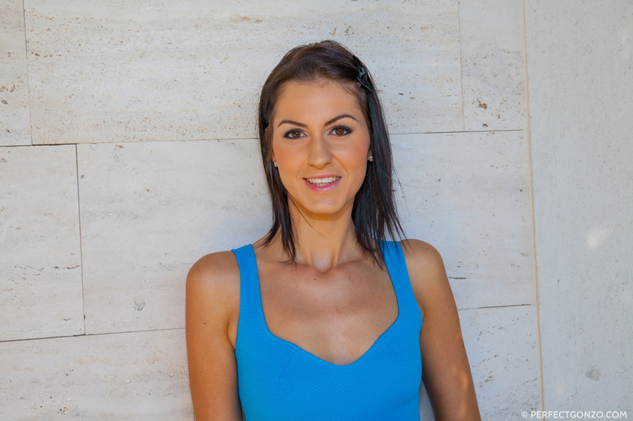 Horny brunette stretches pussy and asshole  - XXX Dessert - Picture 3