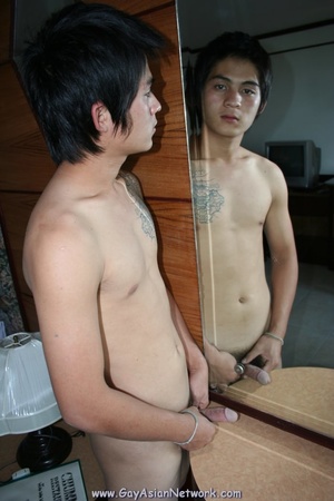 Handsom Asian displays his hunk body on  - XXX Dessert - Picture 10