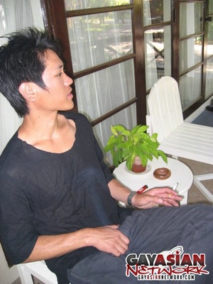 Asian stud pose outdoor before he goes i - XXX Dessert - Picture 1