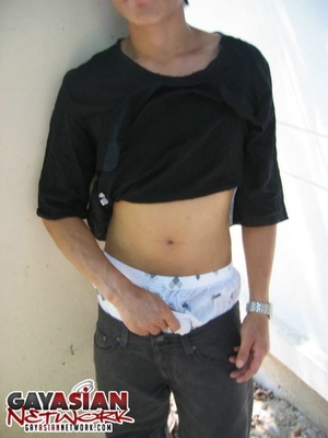 Asian stud pose outdoor before he goes i - XXX Dessert - Picture 3