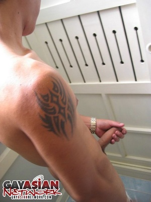 Asian stud pose outdoor before he goes i - XXX Dessert - Picture 11