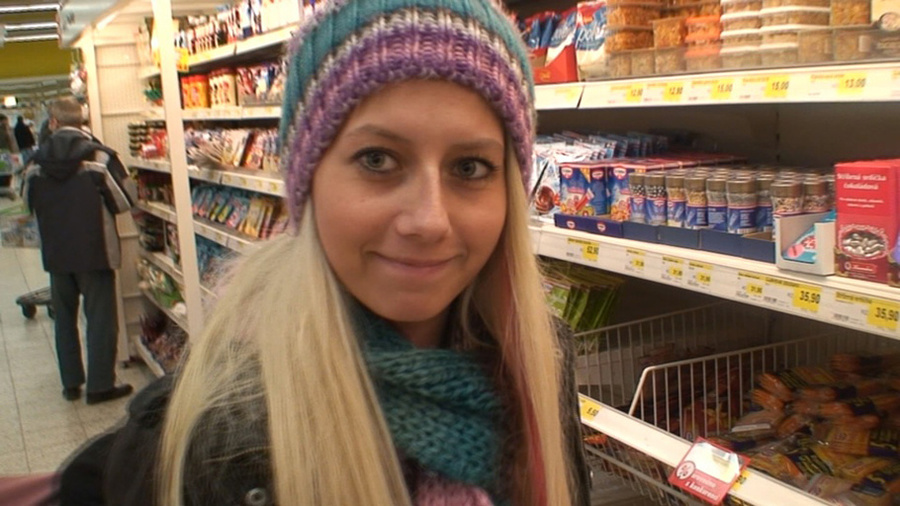 Astonishing amateur blonde is giving an awe - XXX Dessert - Picture 2