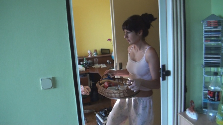 Brunette is brushing her teeth after giving - XXX Dessert - Picture 4