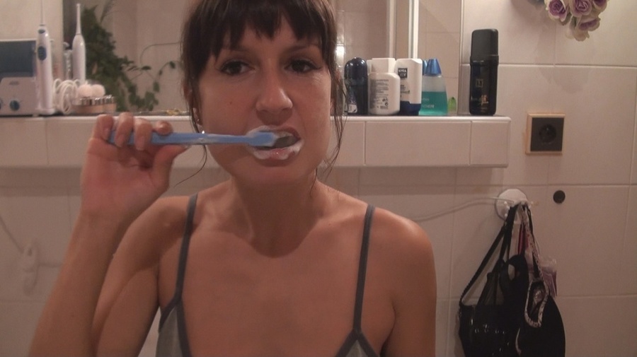 Brunette is brushing her teeth after giving - XXX Dessert - Picture 12