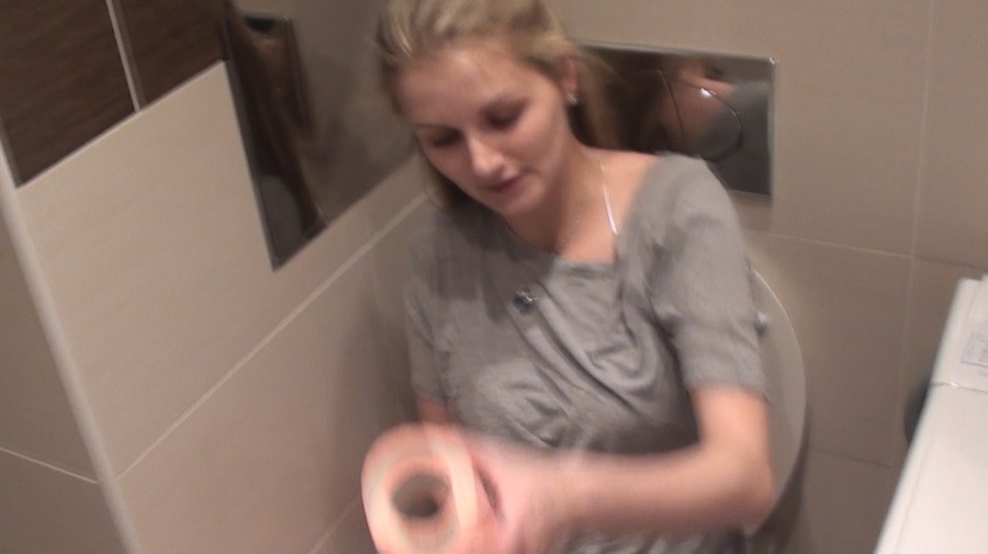 Tattooed long-legged amateur blonde is jump - XXX Dessert - Picture 9