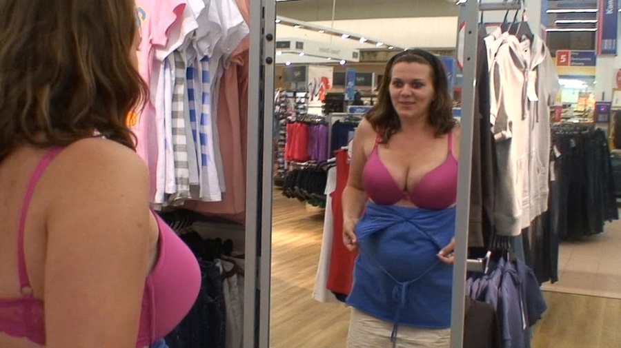 Busty pregnant woman is giving a good titjo - XXX Dessert - Picture 10