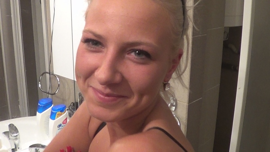 Innocent bleached blonde with cute face swa - XXX Dessert - Picture 1