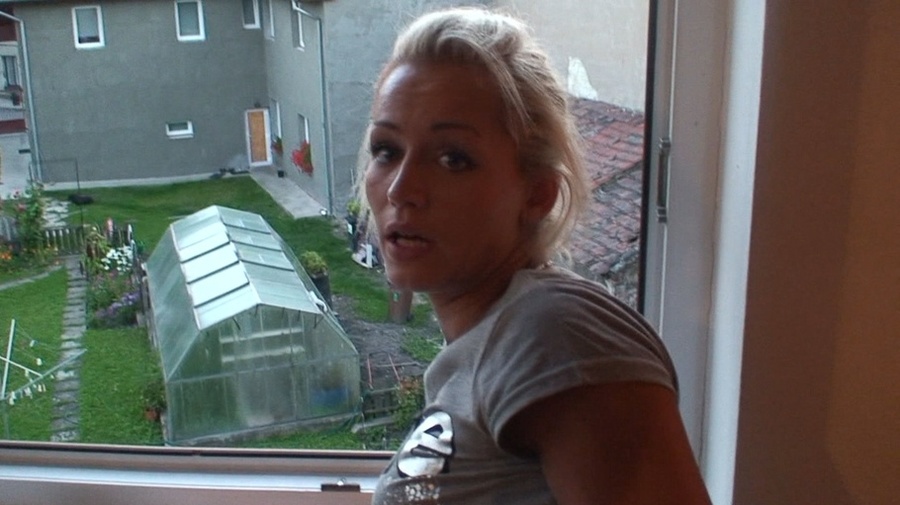 Bleached young babe swallows a huge load of - XXX Dessert - Picture 12