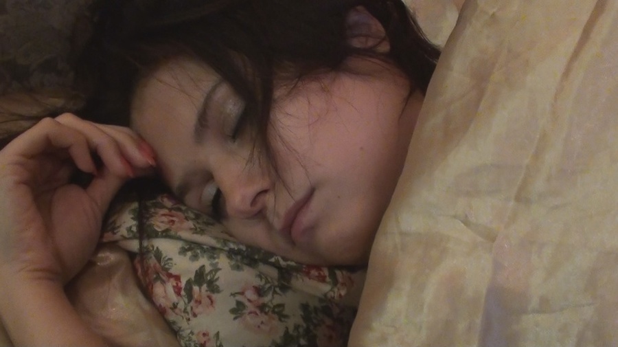 Brunette with an innocent face is fucking i - XXX Dessert - Picture 1