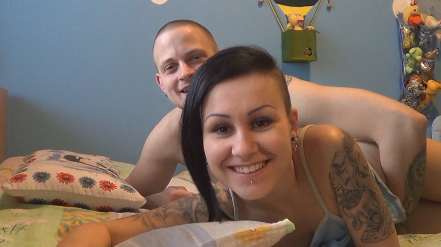 Hardcore girl with tattoos is sucking a dic - XXX Dessert - Picture 1