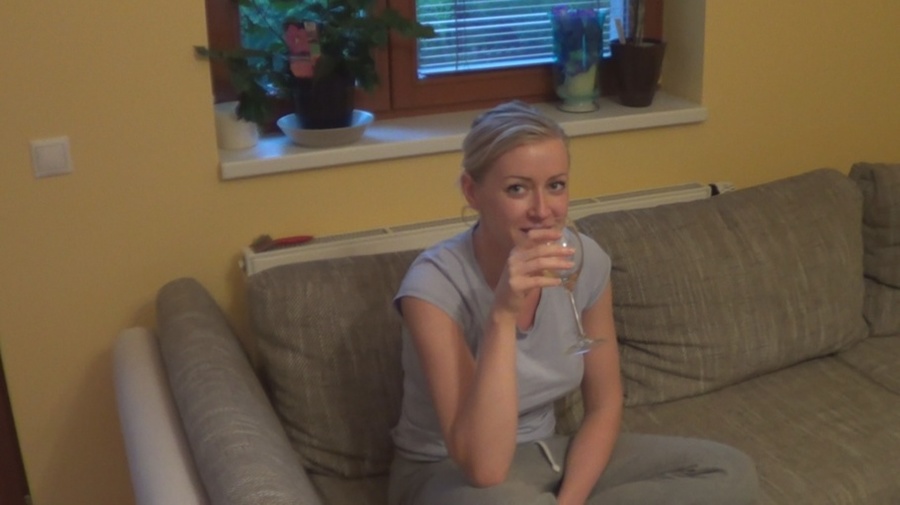 Insanely sexy busty blonde with blue eyes g - XXX Dessert - Picture 6