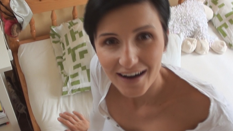 Boyfriend is pissing on the face of a short - XXX Dessert - Picture 1