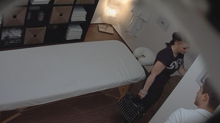 Professional masseur is getting a handjob b - XXX Dessert - Picture 1