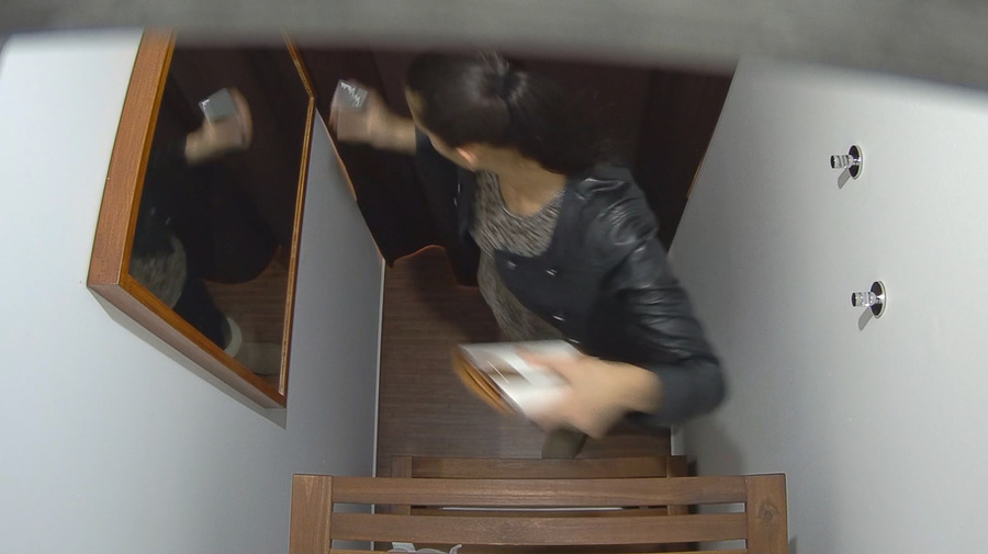 Stunning model in leather jacket with dark  - XXX Dessert - Picture 12