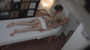 Tattooed blonde asks her masseur to touc - Picture 4