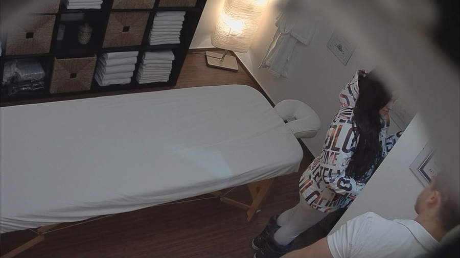 Very fuckable booty of a hot brunette pound - XXX Dessert - Picture 1