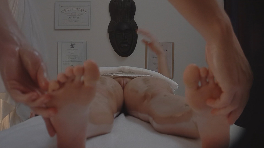 Hottest blonde is barely flashing her pussy - XXX Dessert - Picture 9