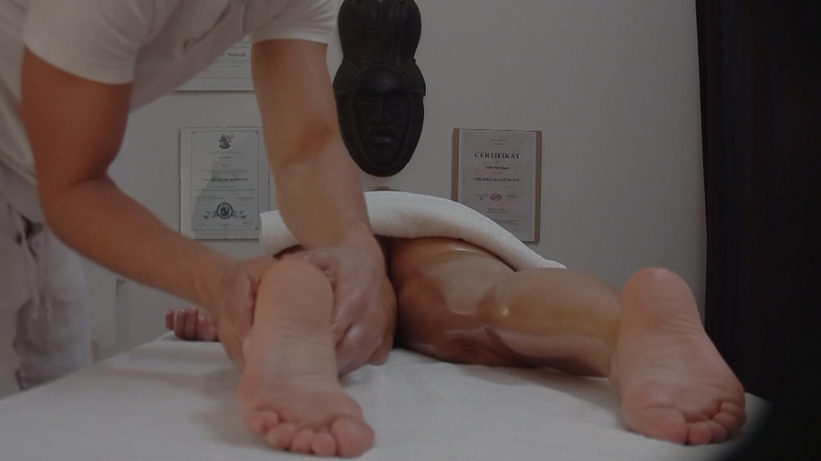 Blonde with thin waist poses naked in front - XXX Dessert - Picture 5