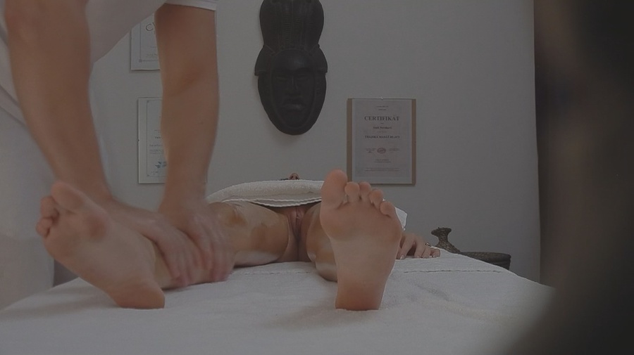 Horny as hell masseur is slowly touching cl - XXX Dessert - Picture 7