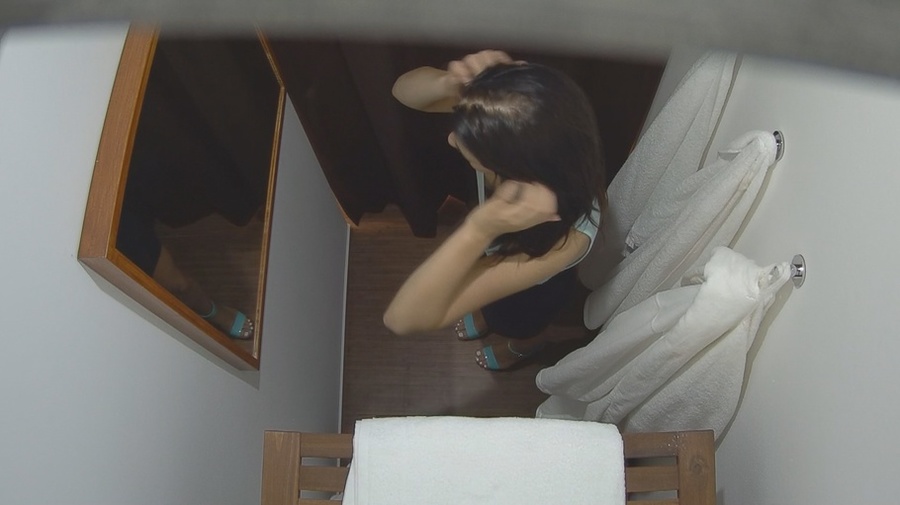 Elegant black-haired beauty takes masseur's - XXX Dessert - Picture 2