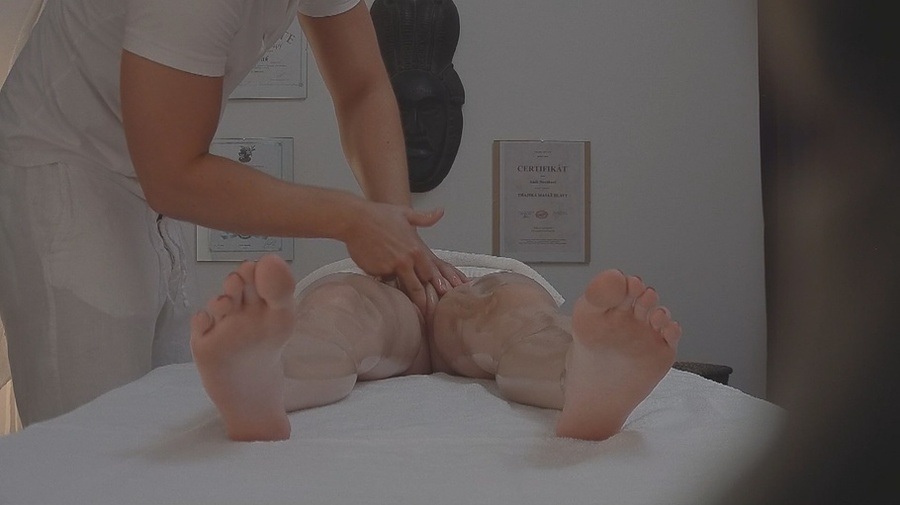 Horny masseur is trying hard to seduce a se - XXX Dessert - Picture 7