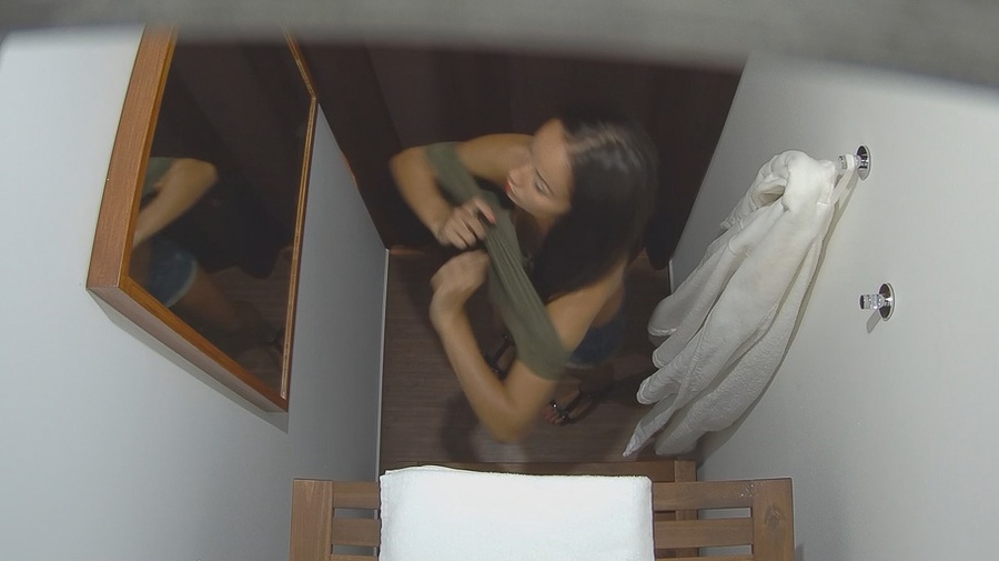 Seductive black-haired goddess poses naked  - XXX Dessert - Picture 12