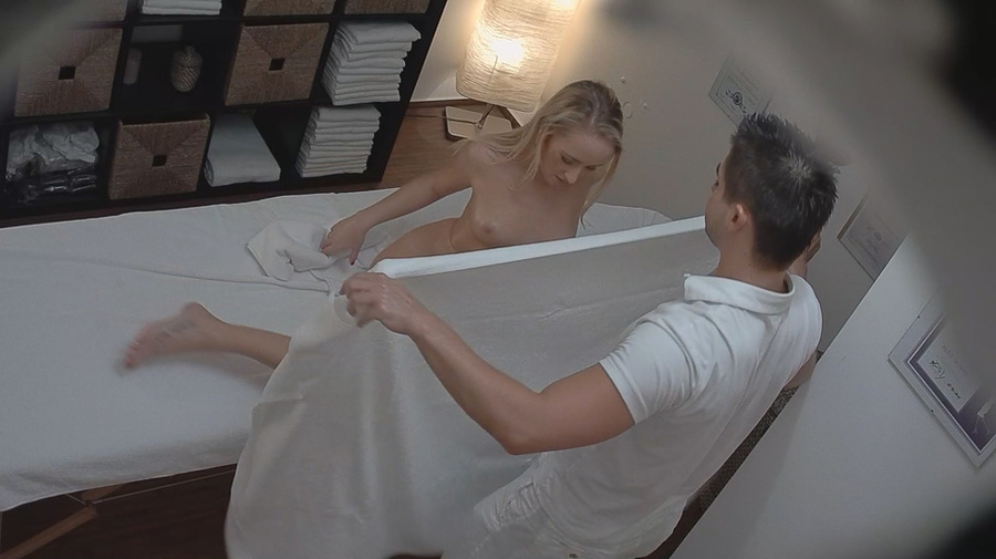 Truly professional masseur provides an extr - XXX Dessert - Picture 10