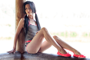 Brunette in red slippers is showing shav - Picture 6