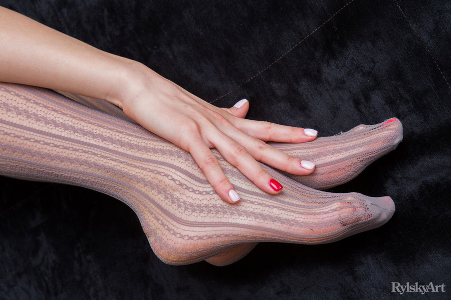 Babe in nylon inwrought stockings posing ho - XXX Dessert - Picture 10