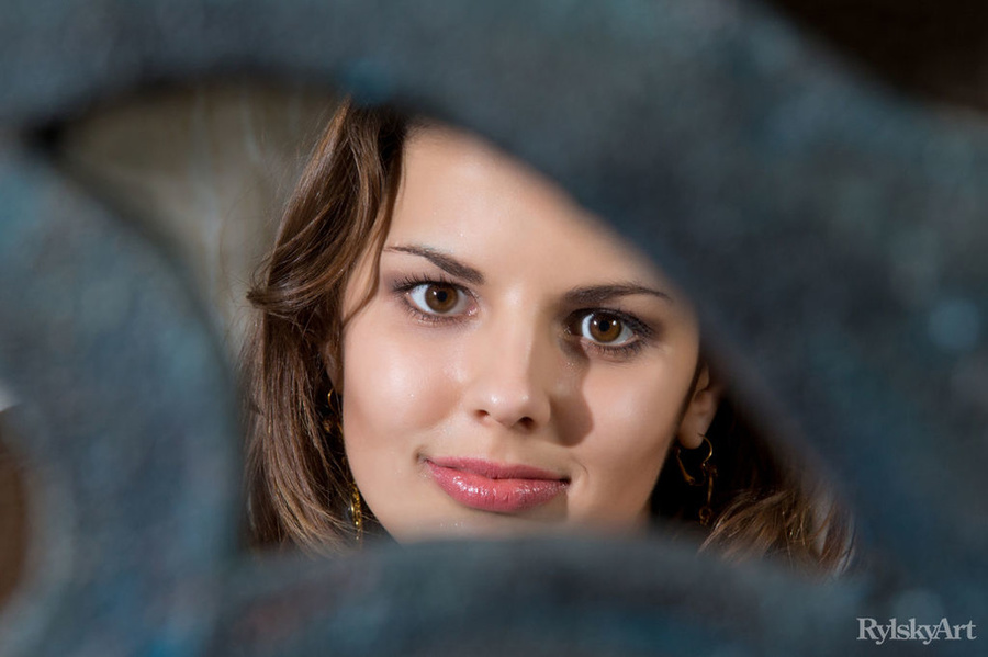 Scrawny babe demonstrating sex poses outdoo - XXX Dessert - Picture 13