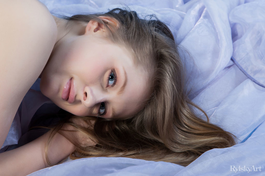 Steaming hot sex posing on blue back ground - XXX Dessert - Picture 2