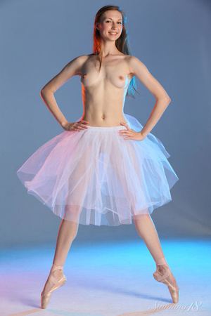 Beautiful long haired chick ballerina lo - XXX Dessert - Picture 2