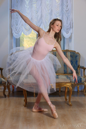 Innocent chick ballerina wears pointed s - XXX Dessert - Picture 3