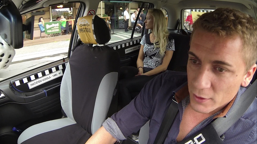 Lustful taxi-driver offered blonde hottie f - XXX Dessert - Picture 3