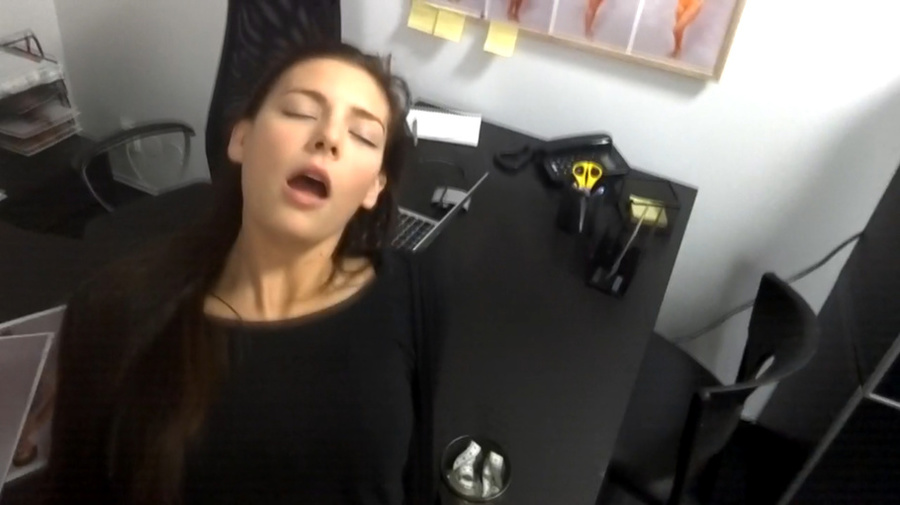 Petite brunette teen gets high while poked  - XXX Dessert - Picture 11