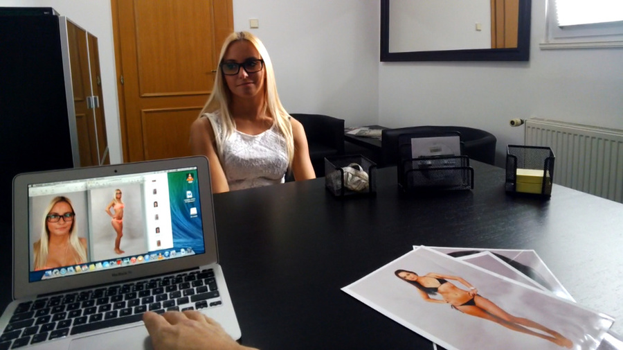 Big-booty blondie in glasses blowing dick b - XXX Dessert - Picture 13