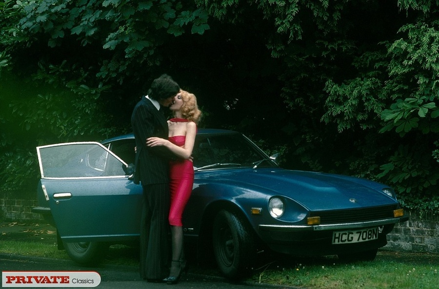 Elegant blonde in sexy red dress, black sto - XXX Dessert - Picture 2