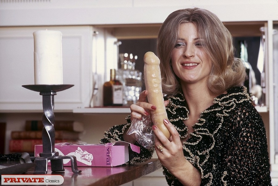 Smoking hot blonde chick teases a handsome  - XXX Dessert - Picture 9