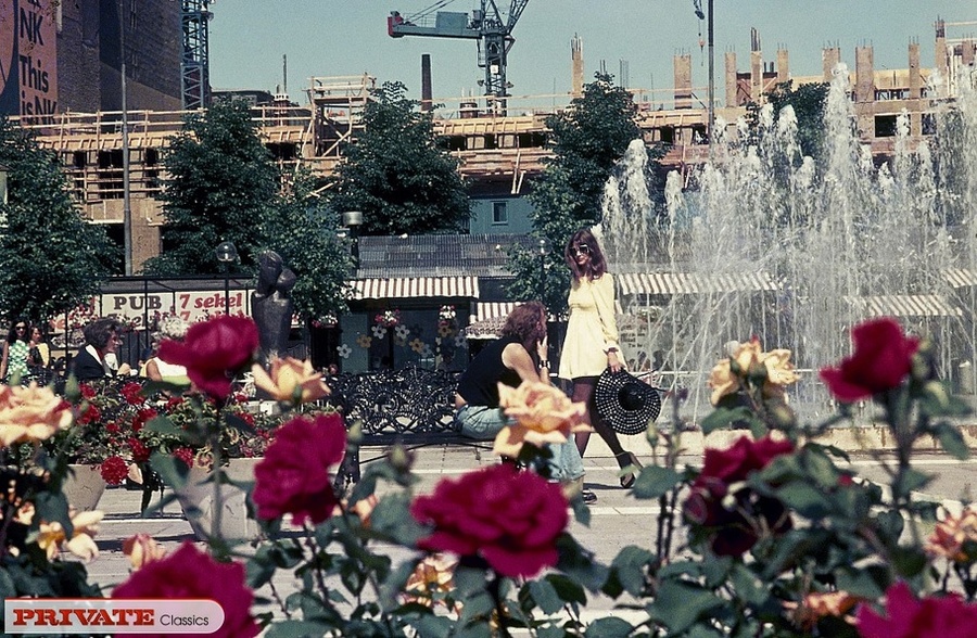 Beautiful babe in white dress, black stocki - XXX Dessert - Picture 2