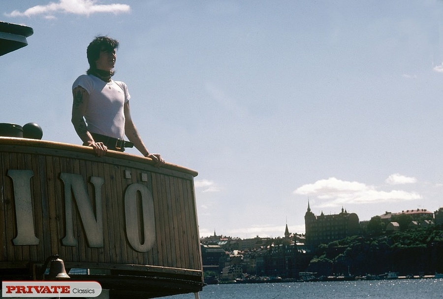 Luscious babe sucks a handsome stud's dick  - XXX Dessert - Picture 1