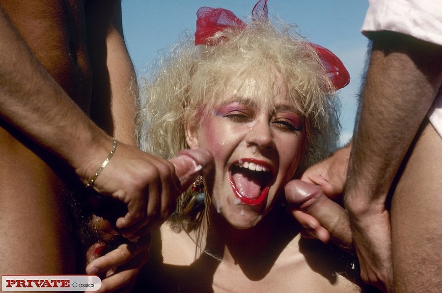 Blonde hotties with alluring bodies in diff - XXX Dessert - Picture 7