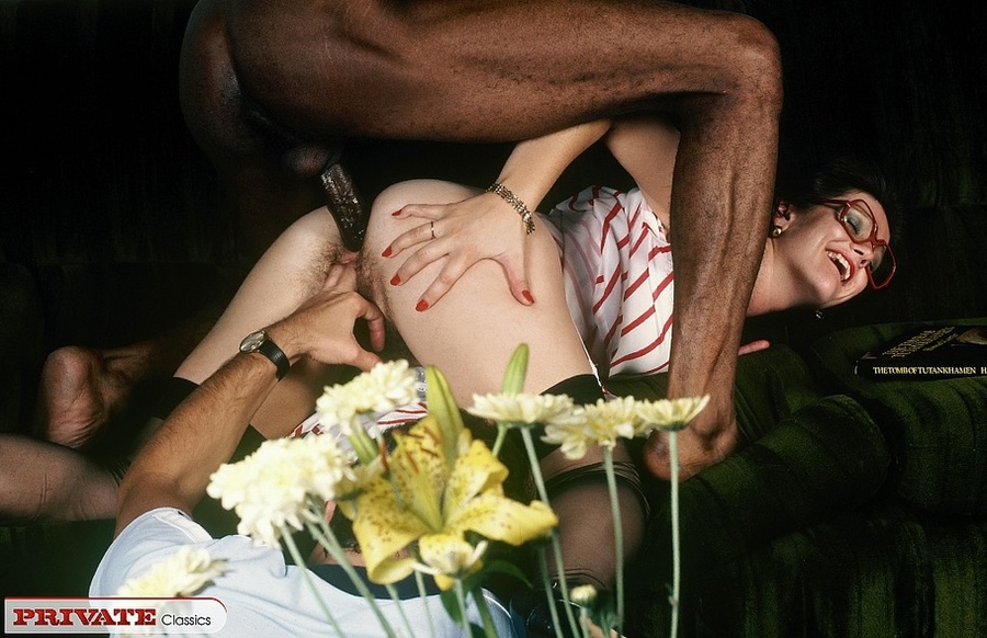 Beautiful hottie in red and white dress, bl - XXX Dessert - Picture 11