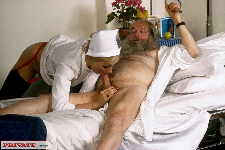 Smoking hot blondes and brunettes shows the - XXX Dessert - Picture 3