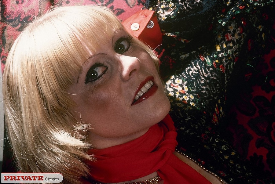 Steaming hot blonde with alluring body in b - XXX Dessert - Picture 15